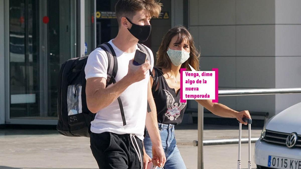 Aitana y Miguel Bernardeau llegando a Ibiza de vacaciones