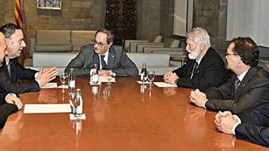 Reunió al Saló Verge de Montserrat