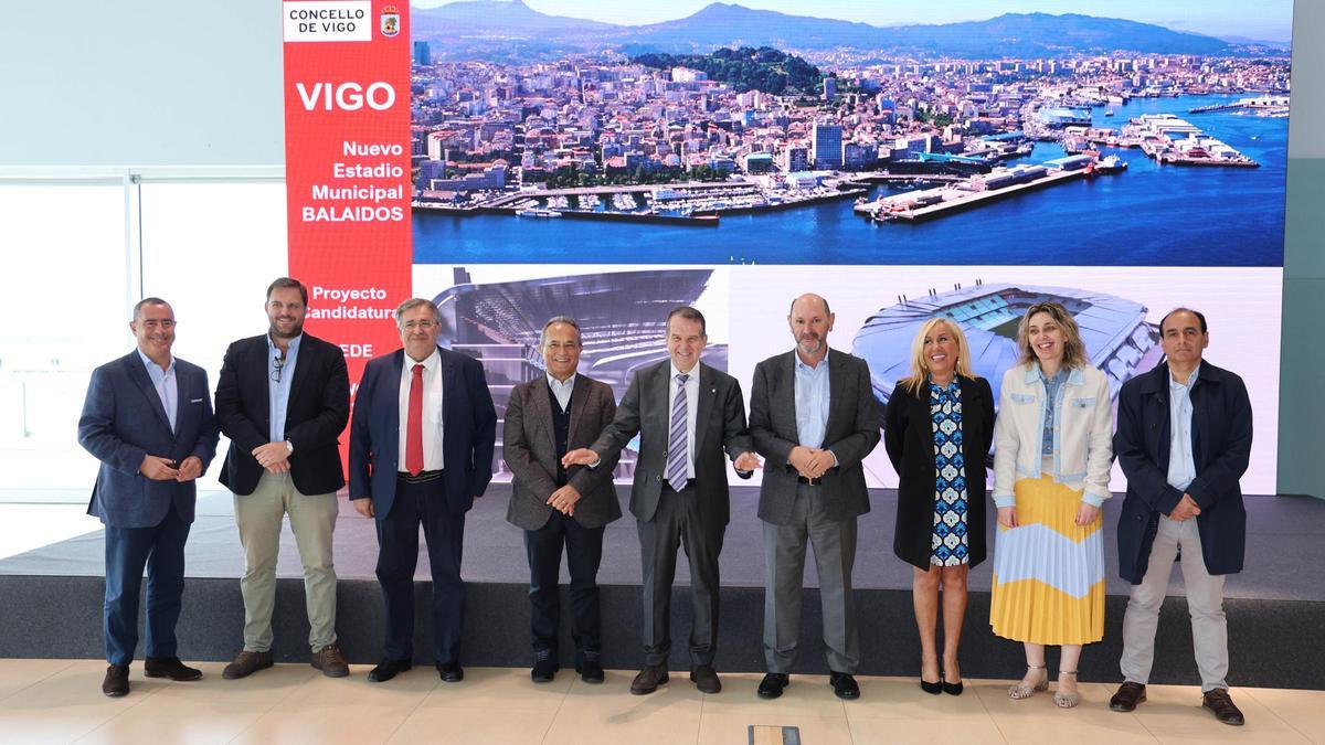 Caballero, junto al comité organizador de la candidatura al Mundial 2030, durante la presentación de Vigo el pasado mes de abril