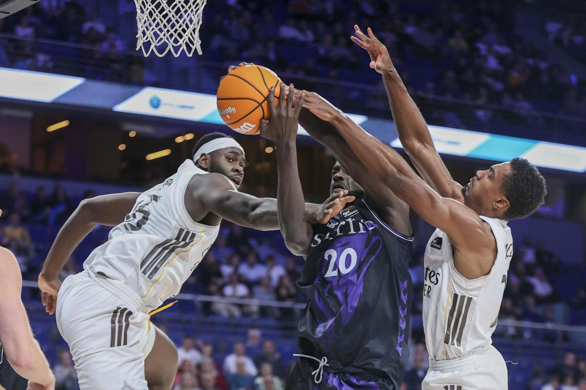 El Real Madrid despierta a tiempo y evita una semana negra.