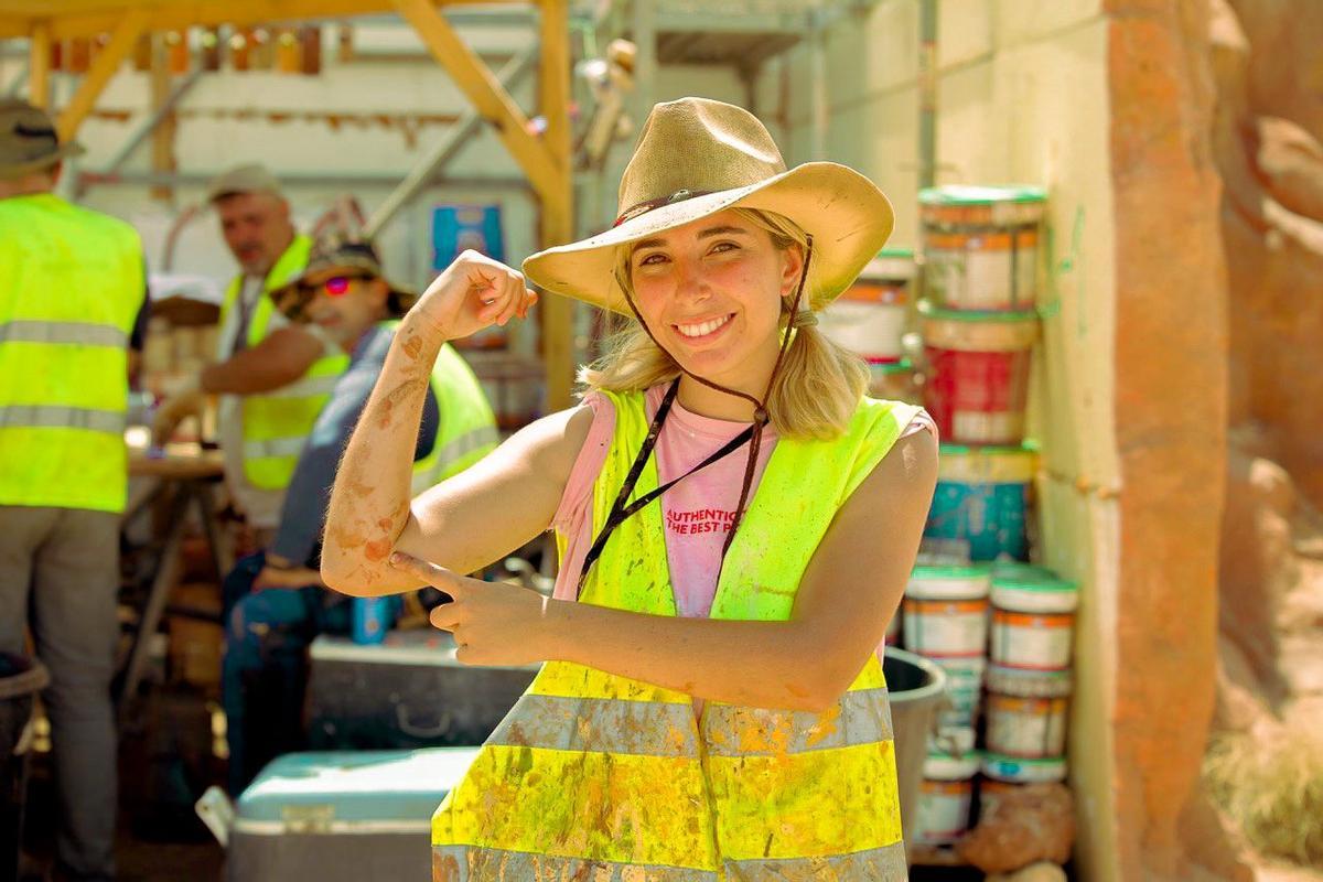 Laura Mon durante su trabajo como pintora en la película de Wes Anderson “Asteroid City”