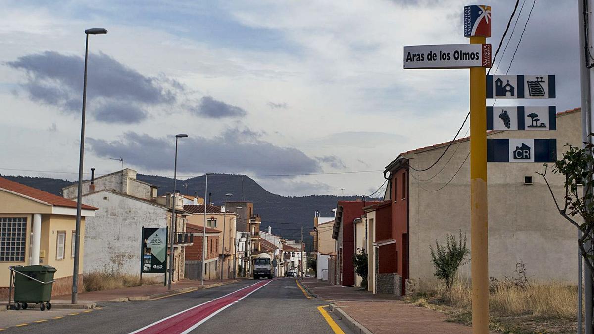 Aras de los Olmos, en La Serranía, con alrededor de 400 habitantes, será el primer pueblo en desconectarse de la energía convencional.  | F.BUSTAMANTE
