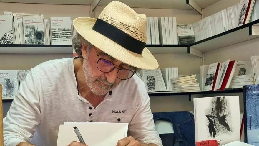 Los versos del poeta placentino Javier Pérez Walias cruzan el Atlántico rumbo a Lima