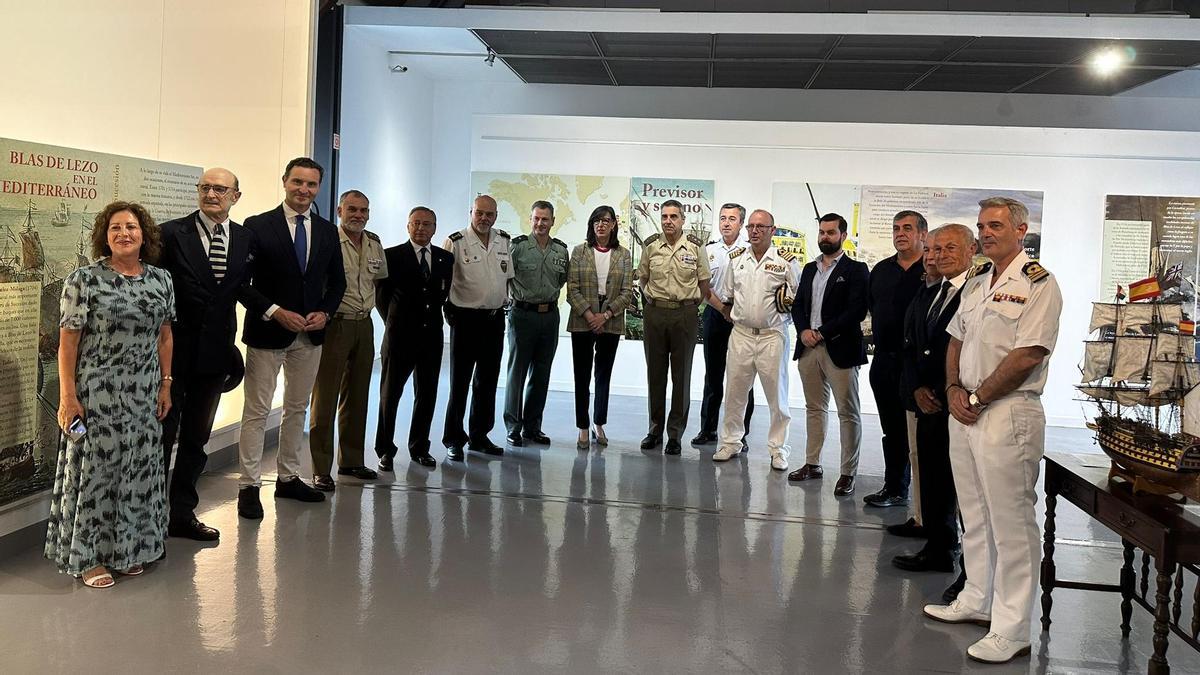 Autoridades asistentes a la inauguración de la muestra “Blas de Lezo, el valor de Mediohombre”