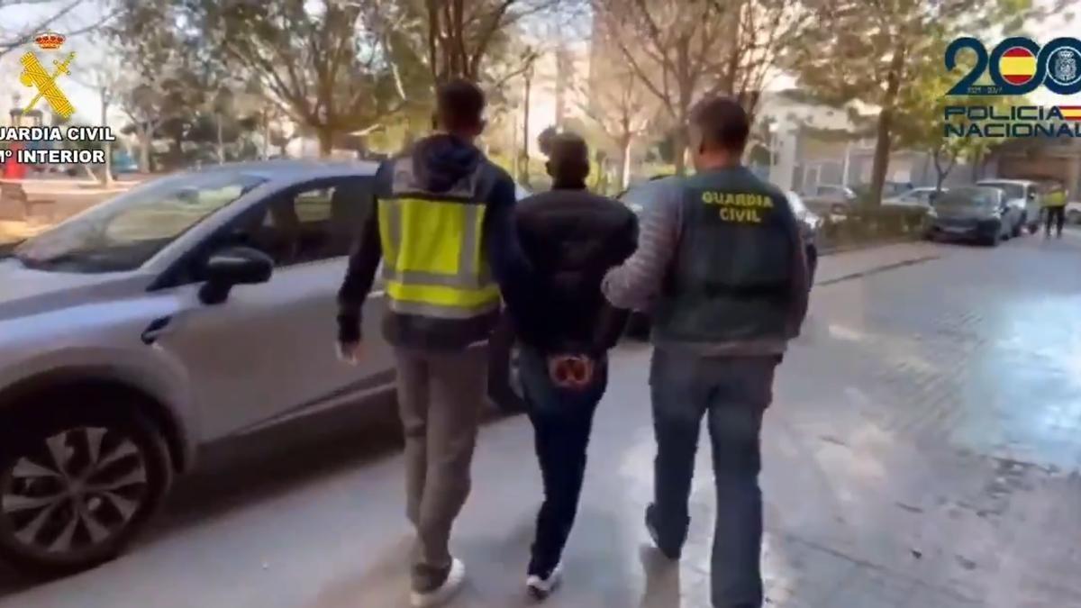 Detenidas seis personas, una de ellas en Canarias