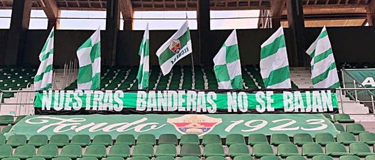 Jove Elx solicitó permiso a LaLiga Santander y lleva cinco tifos expuestos en distintas partes del estadio durante esta temporada.