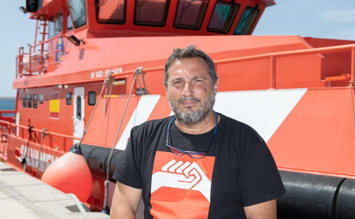 Manuel Capa vor der „Guardamar Concepción Arenal“. Seit einem Jahr ist der Gewerkschaftsvertreter auf den Balearen stationiert.