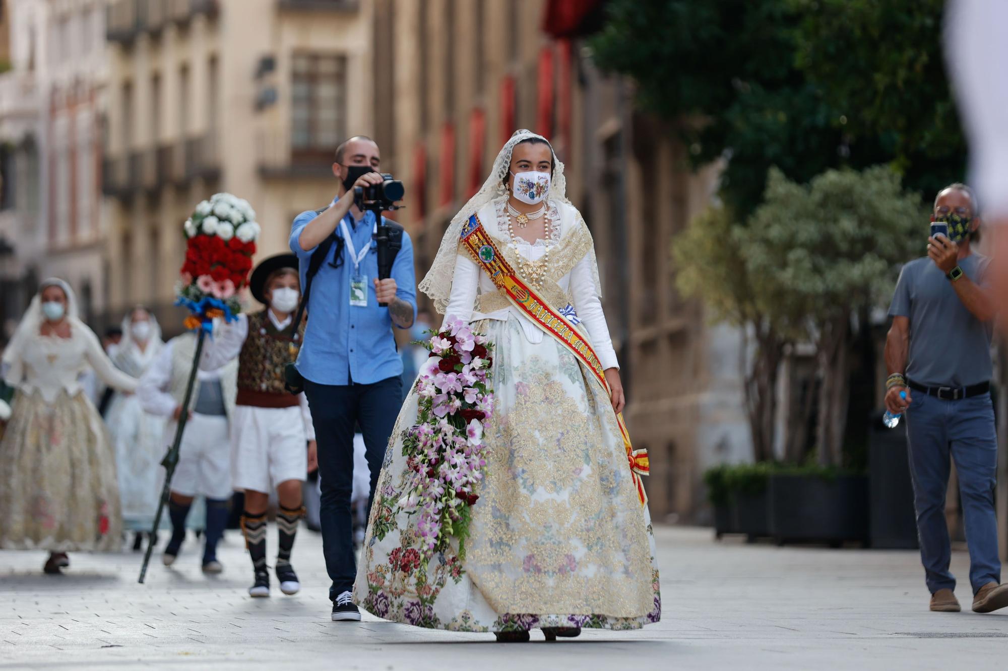 Búscate en el segundo día de Ofrenda por la calle Caballeros (entre las 18.00 y las 19.00 horas)