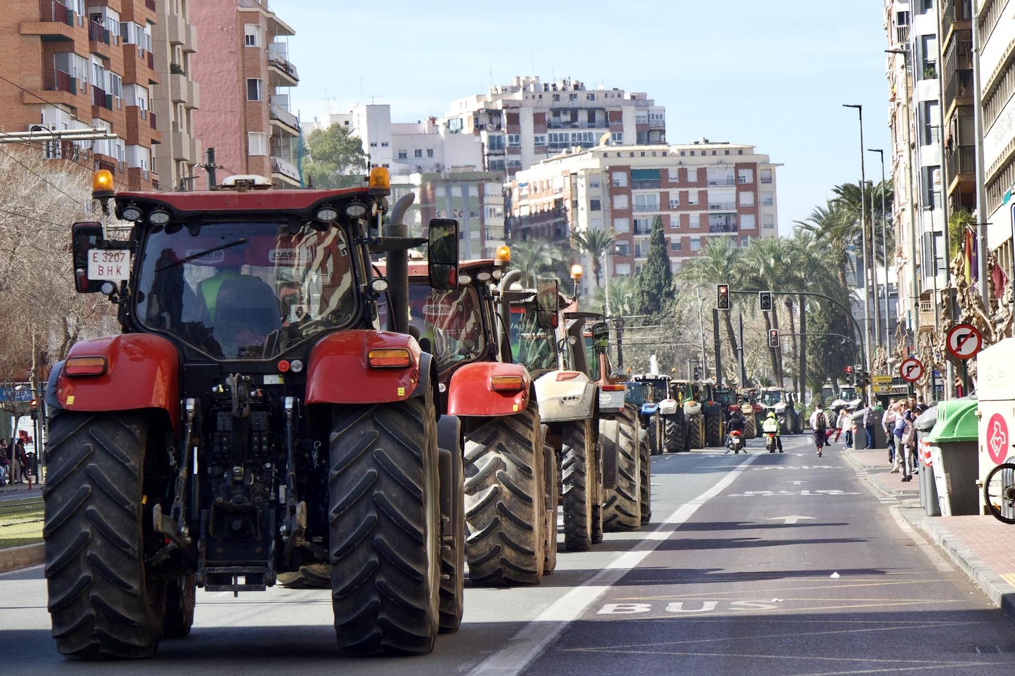 FOTOS: Los agricultores colapsan Murcia el 21F para protestar por la situación del campo