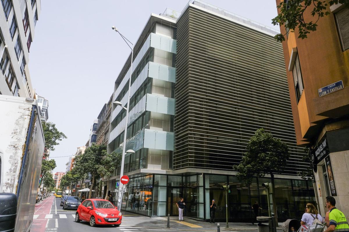 Nuevas oficinas de Hacienda en León y Castillo.