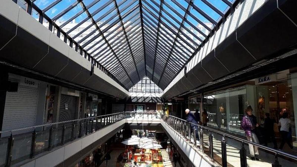 Centro comercial Cuatro Caminos.