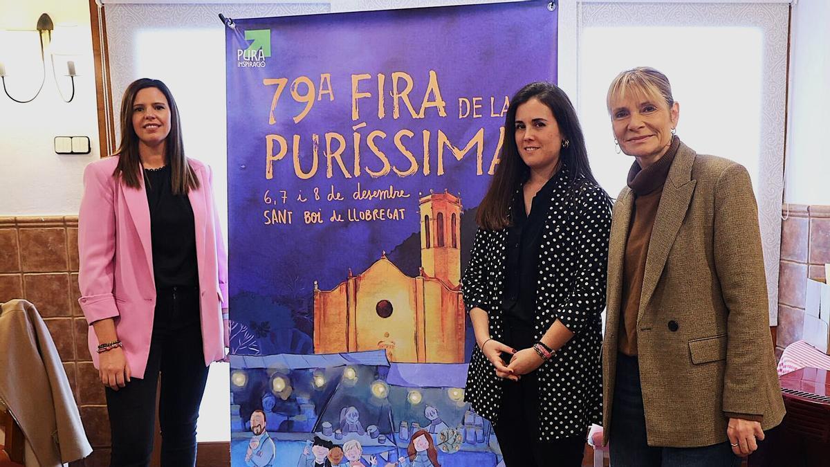 Presentación de la 79ª edición de la Feria de la Puríssima. De izquierda a derecha: la teniente de alcaldesa Elisabet Latorre; la artista santboiana Laura Orri; y la alcaldesa de Sant Boi, Lluïsa Moret.