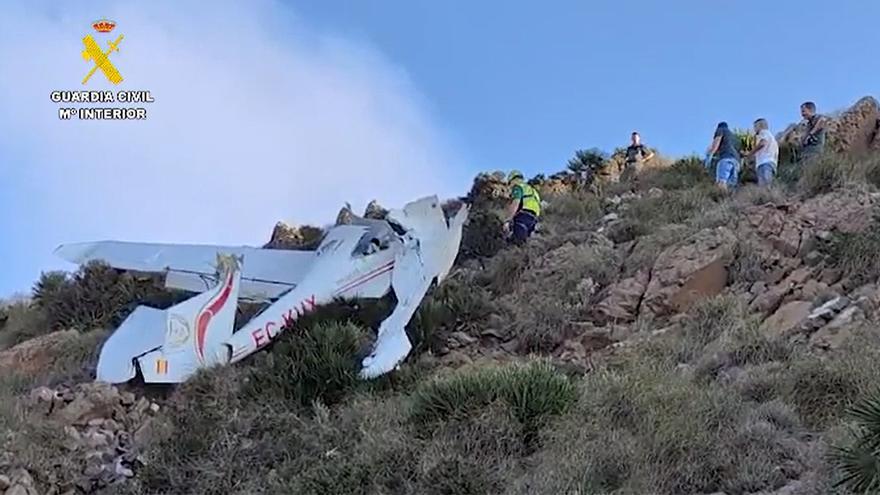 Dos muertos al estrellarse una avioneta en Almería que se dirigía a València