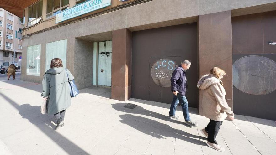 La sangría de oficinas bancarias en Castellón empieza a echar el freno