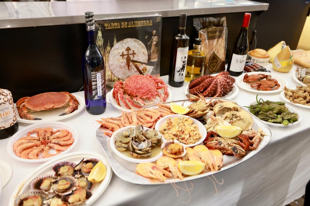 Algunos de los platos que se ofrecen en la 'Feria del Marisco' en Alcobendas.