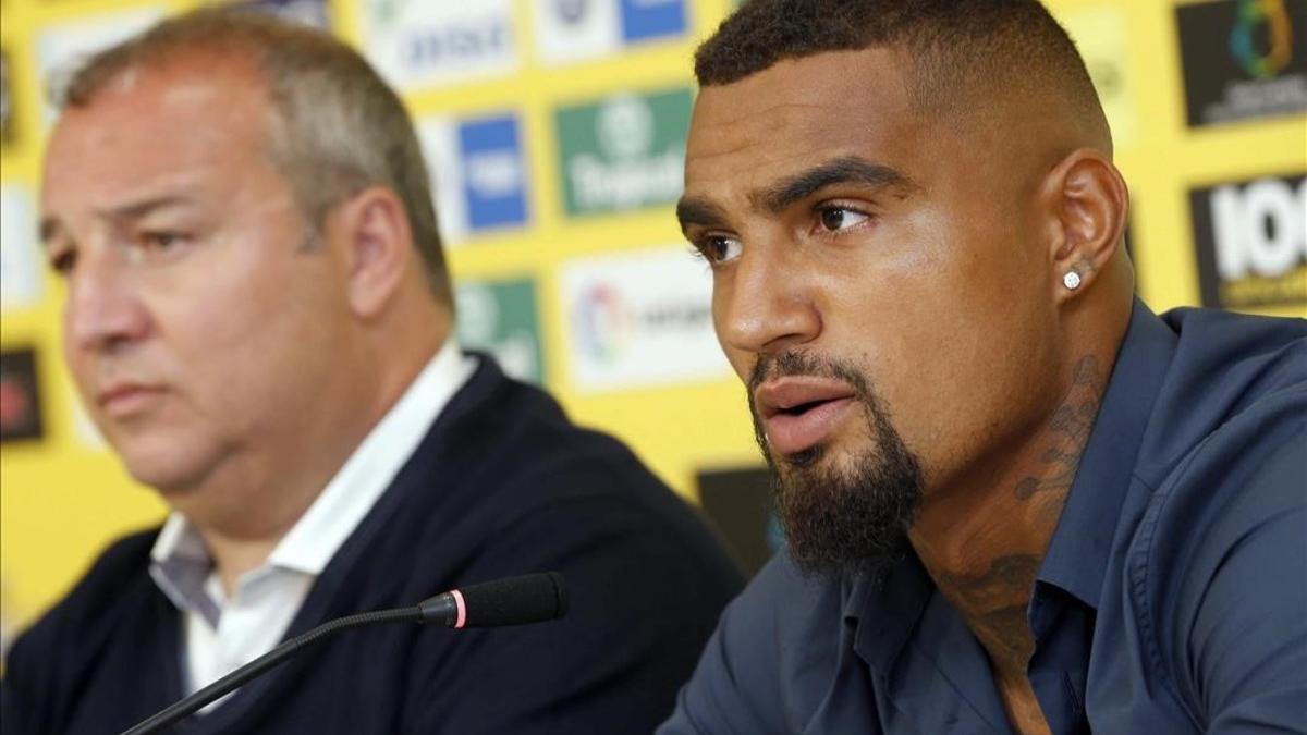 Boateng y M. Ángel Ramírez, presidente de la UD Las Palmas, durante la rueda de prensa de este miércoles