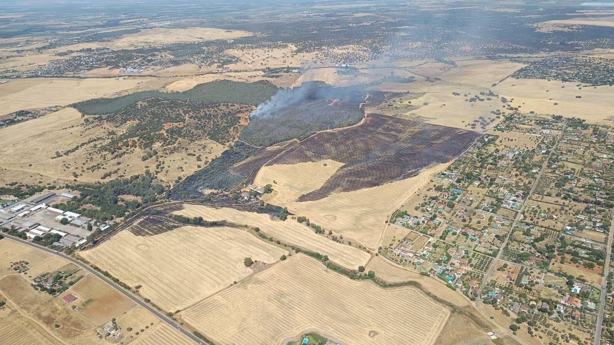 Un incendio en Sancha Brava (Badajoz) obliga a activar el nivel 1