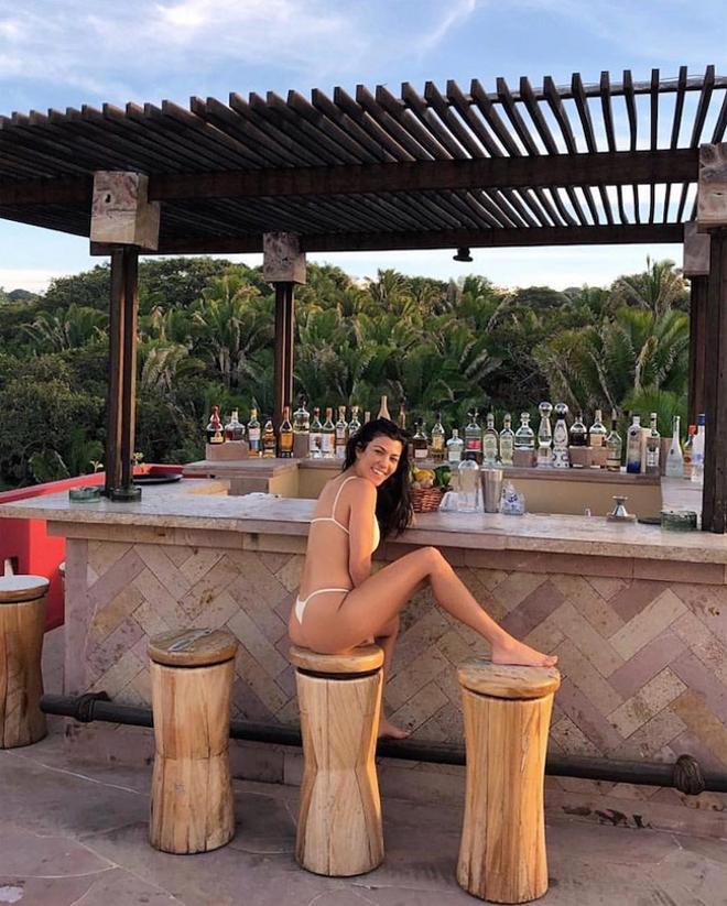 Kourtney Kardashian posa en bikini en México