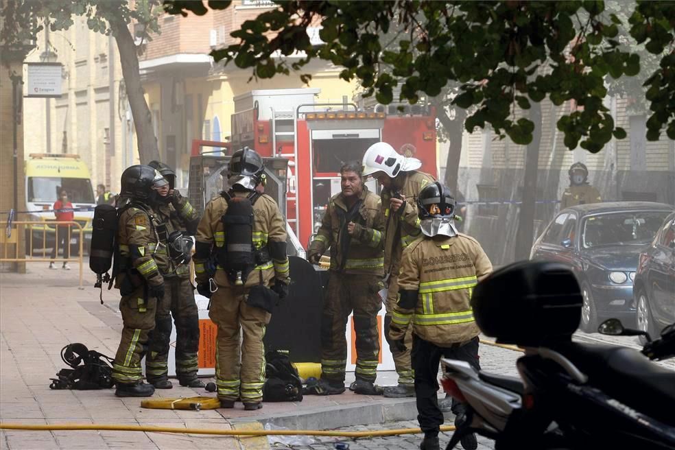 Fotogalería del incendio en la calle Universidad