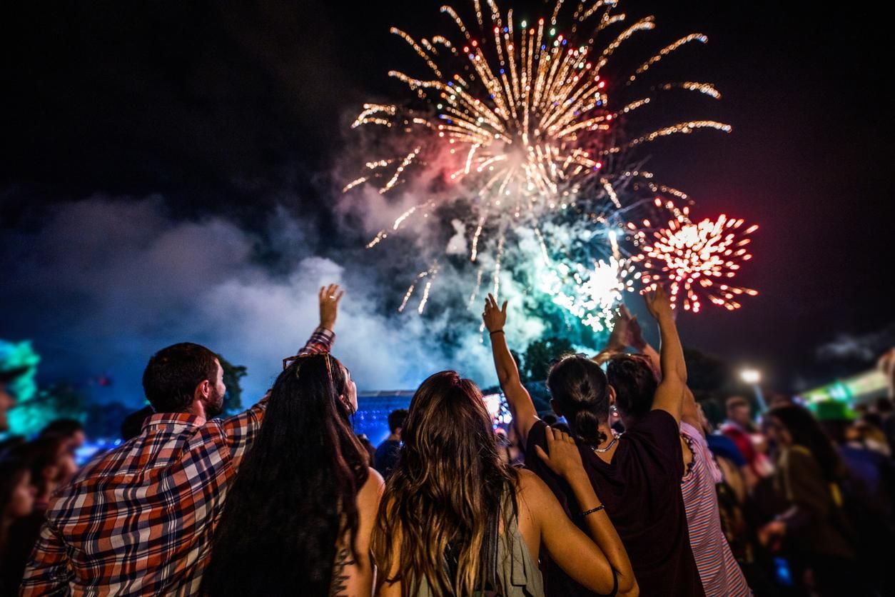 Lo ideal es elegir un destino que combine relax diurno y mucha fiesta cuando caiga la noche.