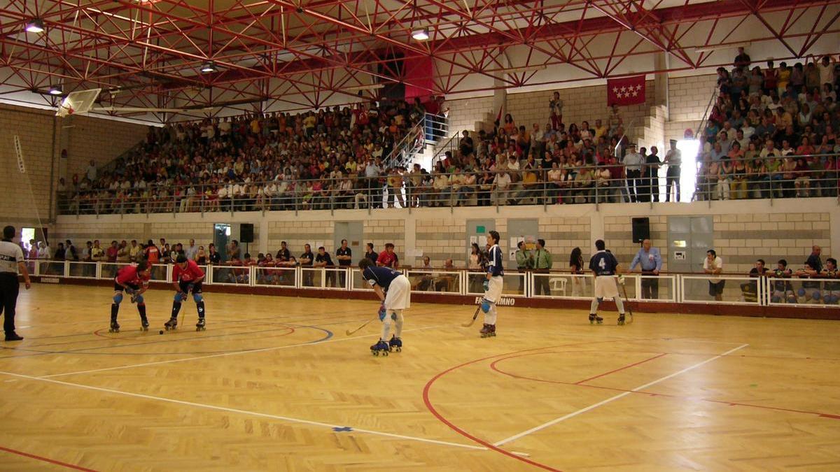 La familia que volvió de Catalunya a Extremadura con el hockey en la maleta: 30 años sobre patines en Burguillos del Cerro