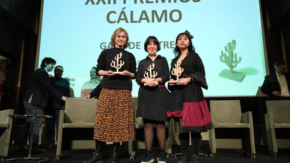 Sara Mesa, Pilar Adón y Brenda Navarro, tras recoger este viernes sus respectivos premios.