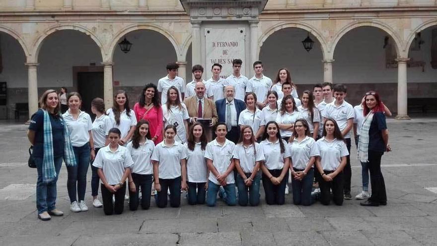 Los jóvenes mexicanos descendientes de emigrantes asturianos que vistan la Universidad de Oviedo.