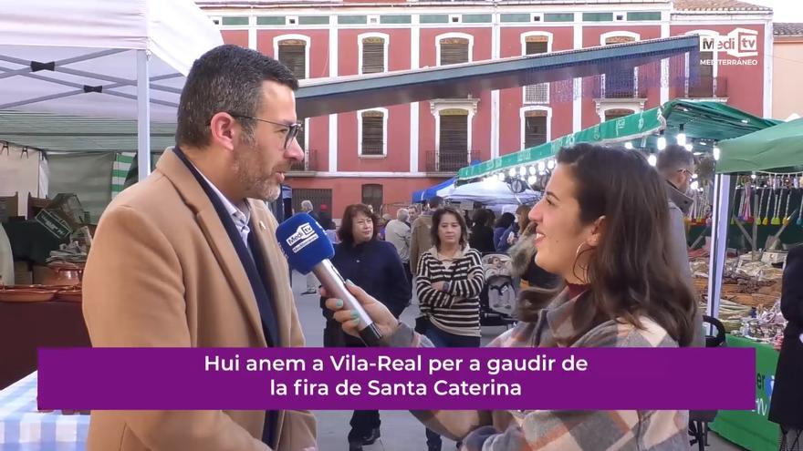 Sandra Segarra, durante la entrevista con el edil vila-realense Diego Vila.