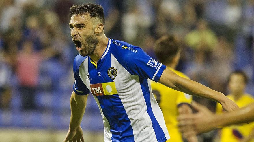 Benja Martínez celebra un gol, durante un encuentro de la pasada temporada.