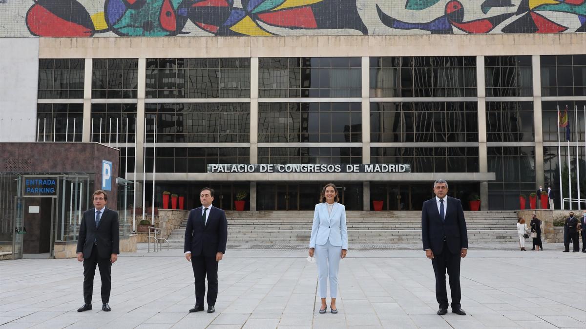 José Manuel Albares, Reyes Maroto, José Luis Martínez-Almeida, y el secretario general de la OMT, Zurab Pololikashvili.