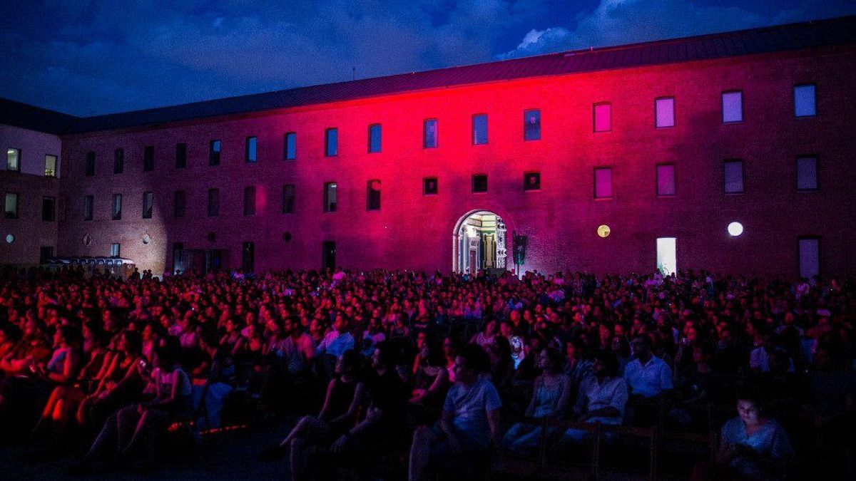 El Patio Central de Conde Duque durante el concierto sorpresa de Veranos de la Villa 2024.