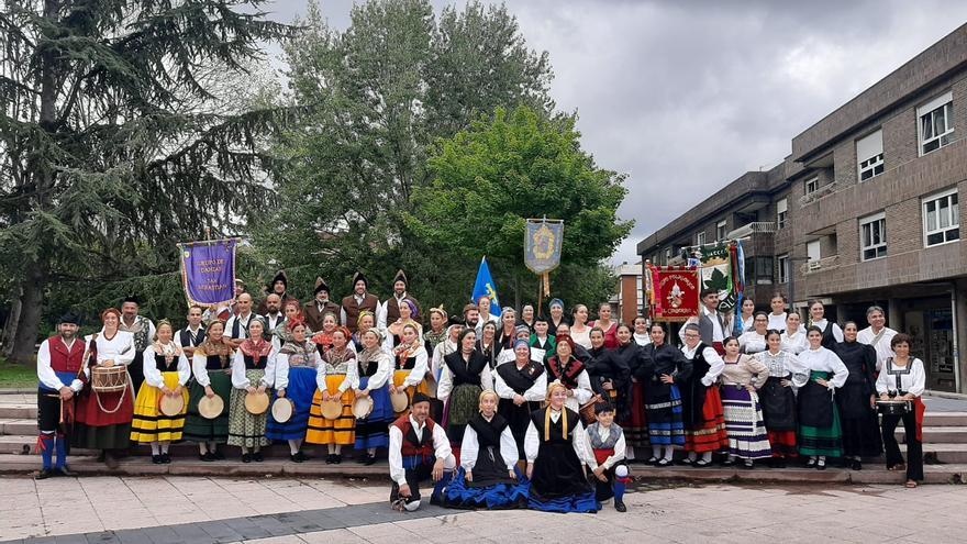 Lugones, de folclore por Santa Isabel