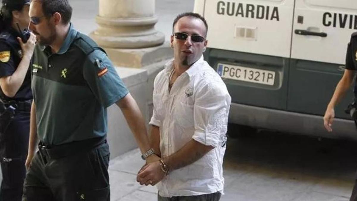 El detenido, Antonio Ariza López, cuando fue juzgado por una reyerta en el barrio de Las Fuentes que tuvo lugar en la madrugada del 8 de julio de 2010.