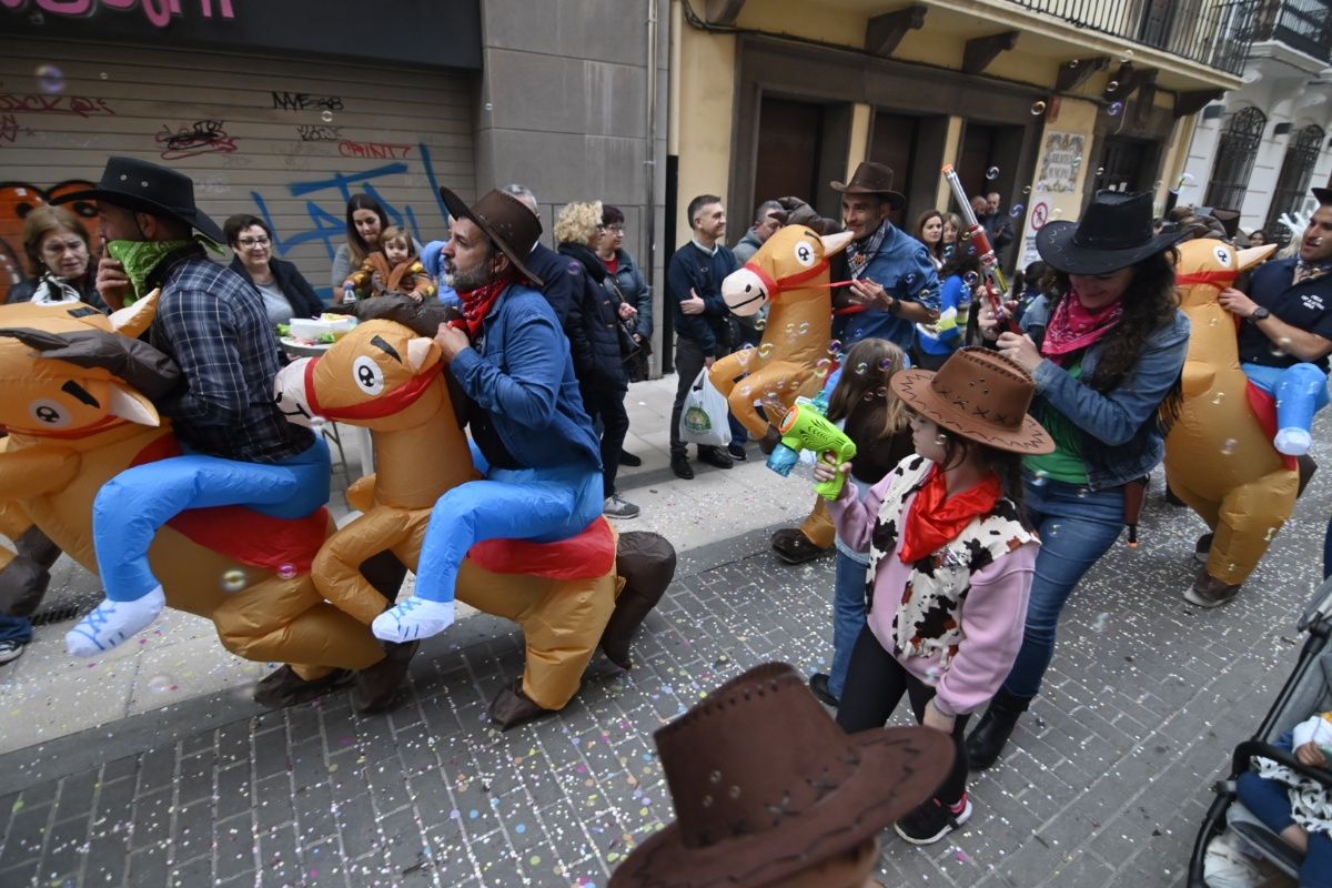 Galería de imágenes del desfile de colles y carros engalanados