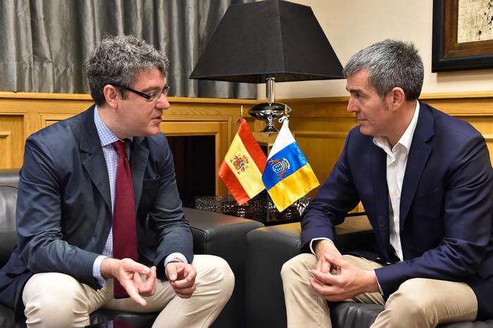 Reunión del ministro Álvaro Nadal con Fernando ...