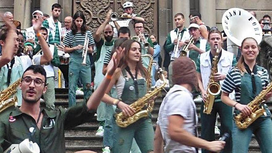 Concert dels animadors de les cercaviles a les escales de Sant Esteve