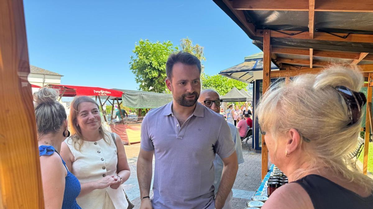 El presidente del PP, Álvaro Queipo, durante su pasada visita a Artenatur.