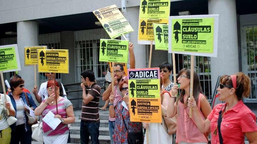 Una protesta en A Coruña contra las cláusulas suelo.