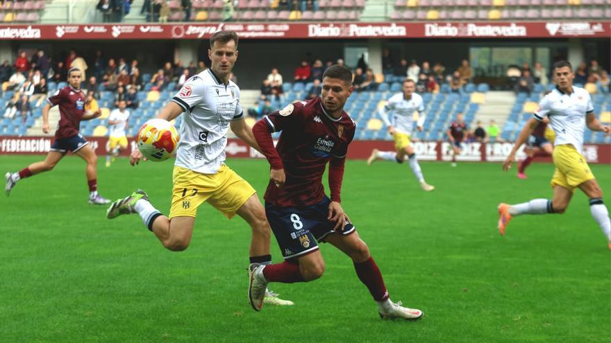 Pontevedra 1-1 Mérida: Ahogamiento entre el barro y el punto de penalti