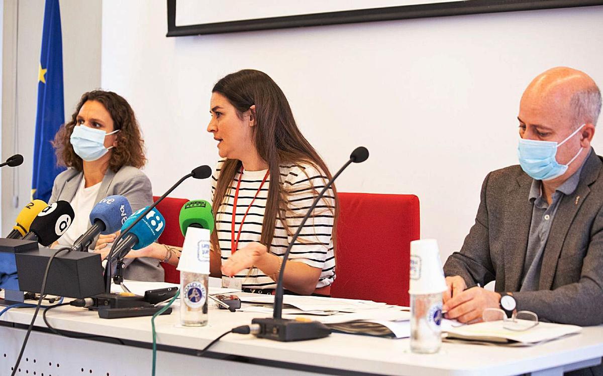 Mollà, la secretaria autonómica, Paula Tuzón, y el subsecretario, Alfonso Puncel, ayer. | LEVANTE-EMV