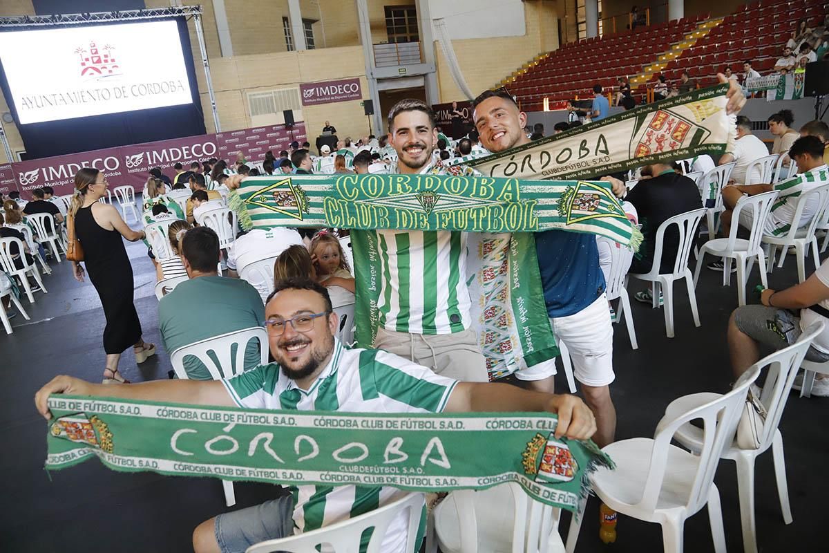 Play off de ascenso | La afición cordobesista en Vista Alegre, en imágenes
