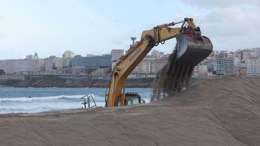 La duna de Riazor, de nuevo en pie