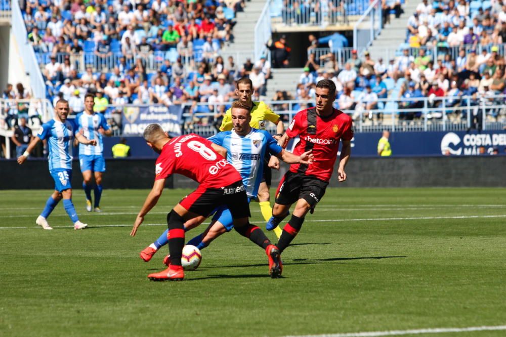 Un tanto de Leo Suárez a cinco minutos del final le da la victoria y los tres puntos al RCD Mallorca en su visita a La Rosaleda, en un duelo de aspirantes al ascenso a Primera División que comenzaban la jornada empatados a puntos.