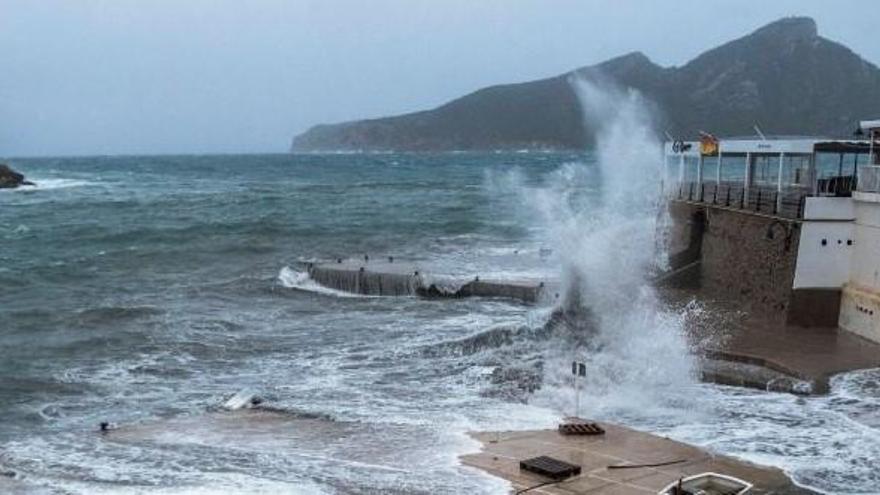Wetter auf Mallorca: Hohe Wellen, Gewitter – und zwischendurch gibt es ein wenig Sonne