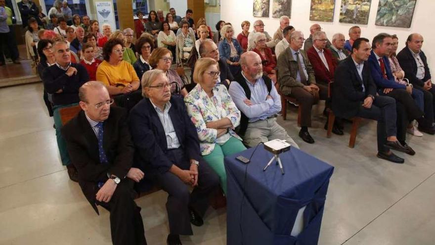 Público asistente al acto de inauguración del curso académico de la Escuela de Artes y Oficios.