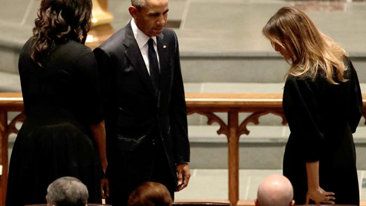 Michelle Obama, Melania Trump y Barack Obama en el funeral de Barbara Bush