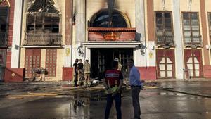 El alcalde de Murcia, José Ballesta, en el día del incendio de las discotecas en Atalayas.