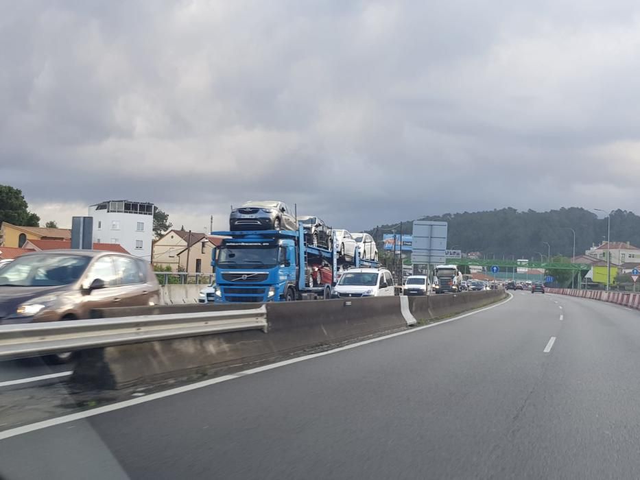 Un accidente en la AP-9 obliga a cortar los accesos a la autopista desde el centro de Vigo