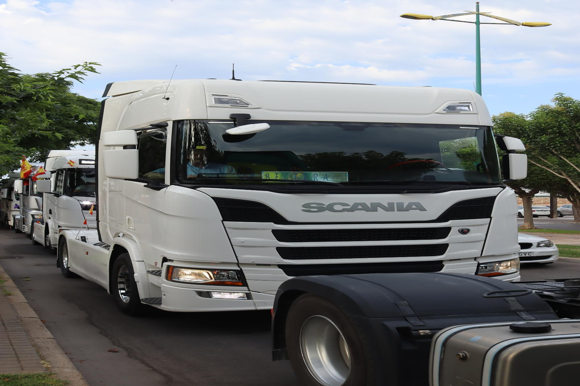 Vila-real celebra la festa de Sant Cristòfol amb la benedicció i desfilada de camions