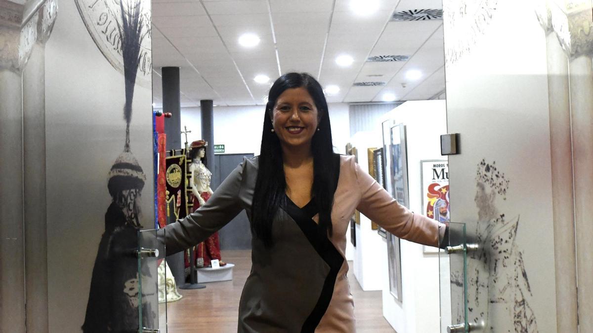 Aránzazu Arce, nueva presidenta de Moros y Cristianos, en la sede de la Federación